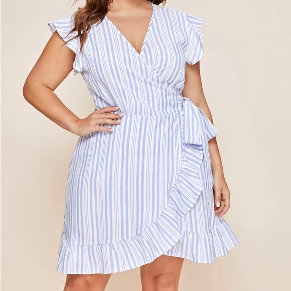 DRESSES - Picture 2 of 5